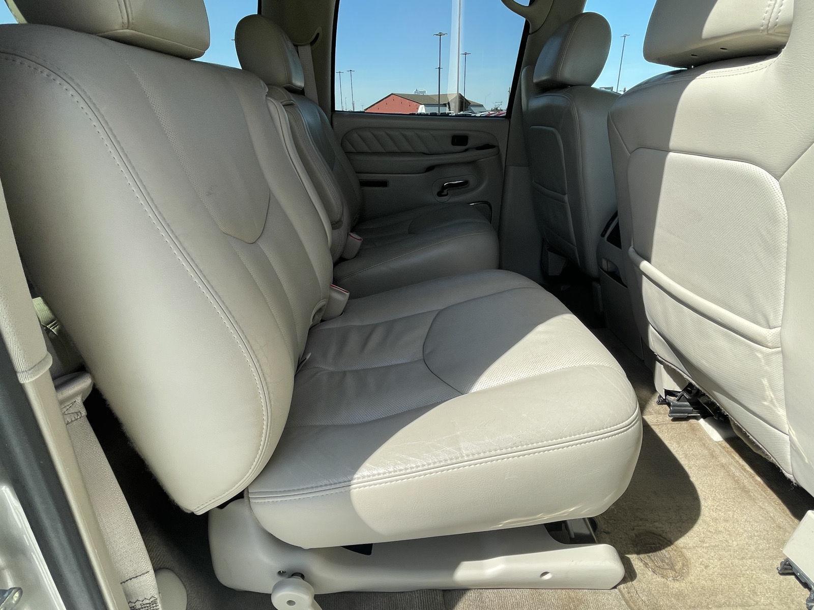 Pre-Owned 2004 Cadillac Escalade ESV for sale in Grand Island NE