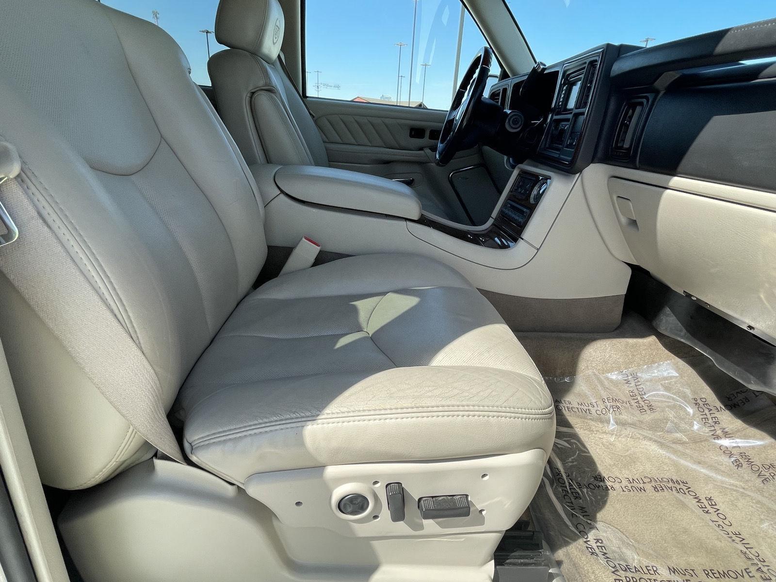 Pre-Owned 2004 Cadillac Escalade ESV for sale in Grand Island NE