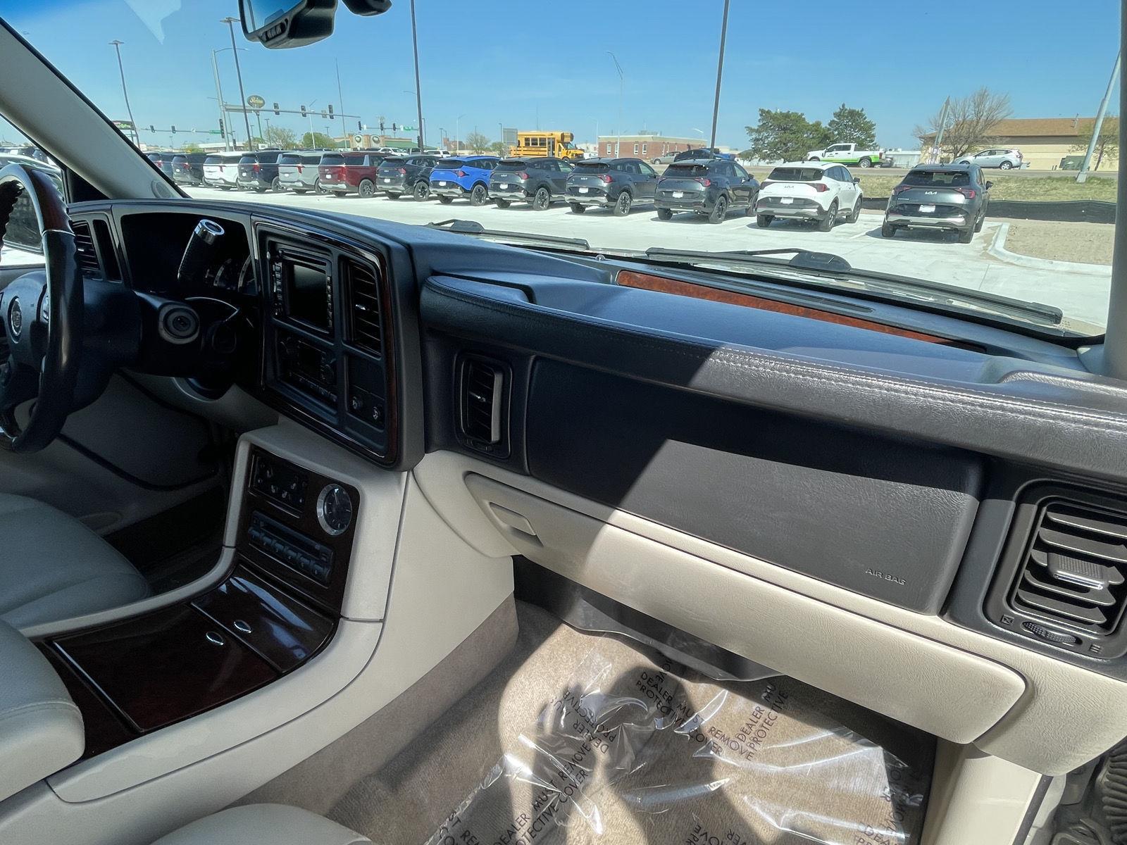 Pre-Owned 2004 Cadillac Escalade ESV for sale in Grand Island NE