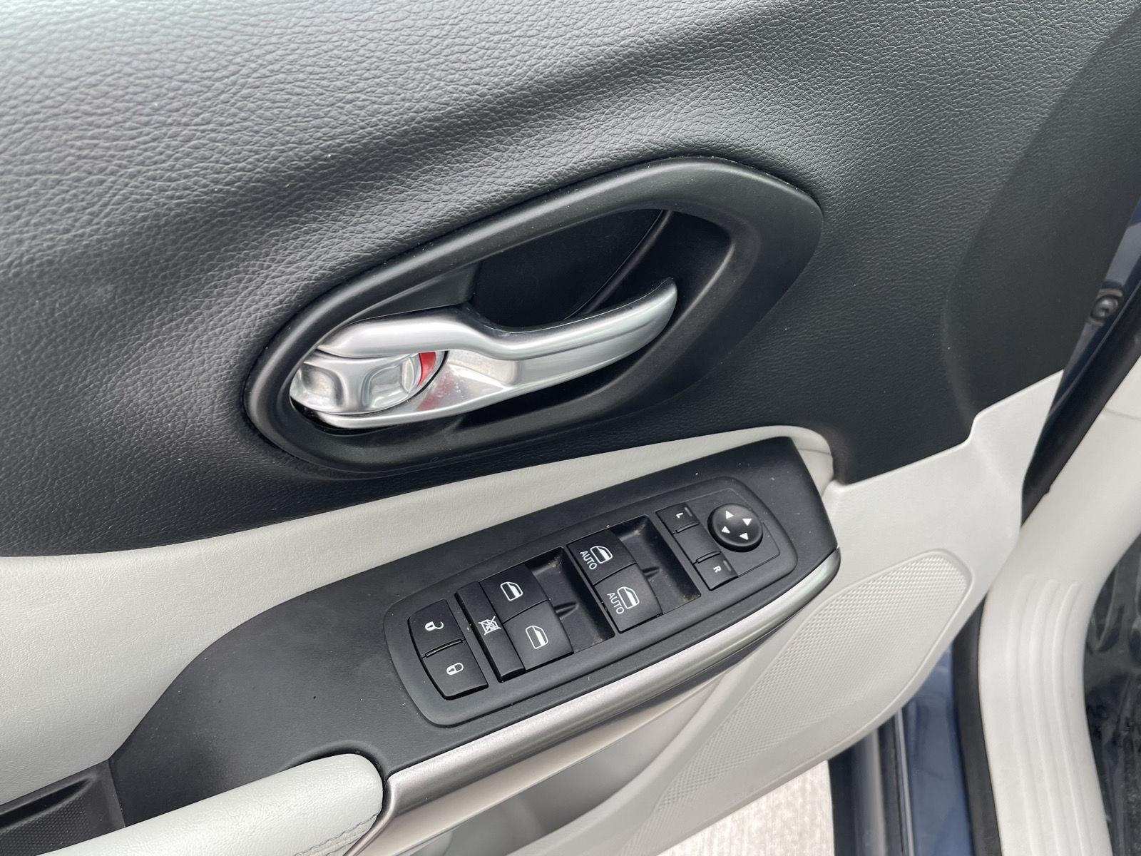 Used 2021 Jeep Cherokee for sale in Grand Island NE