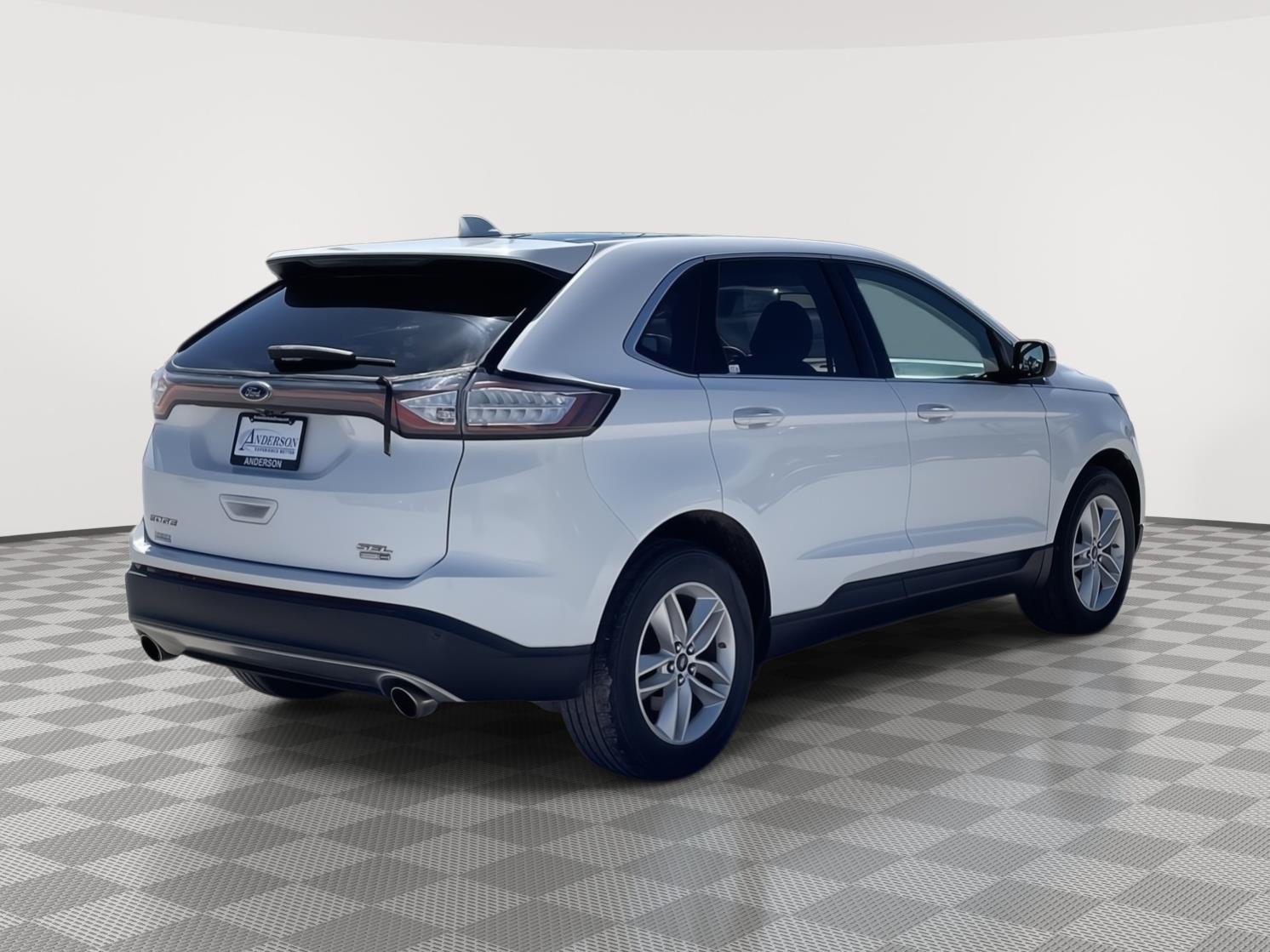 Vehicle photo 6