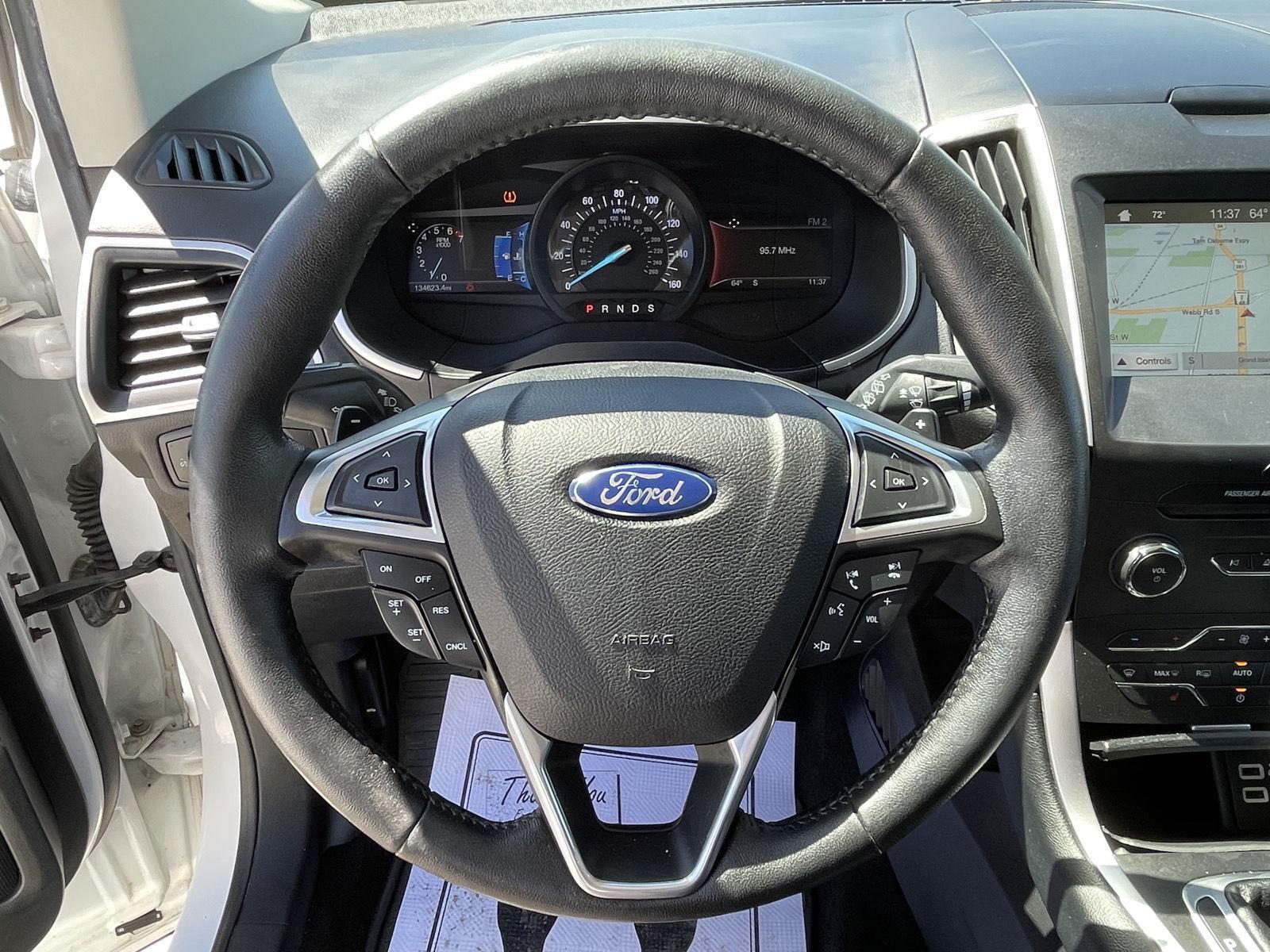 Vehicle photo 14