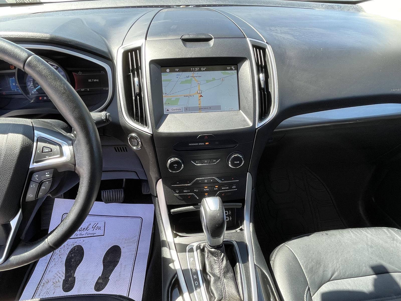 Vehicle photo 15