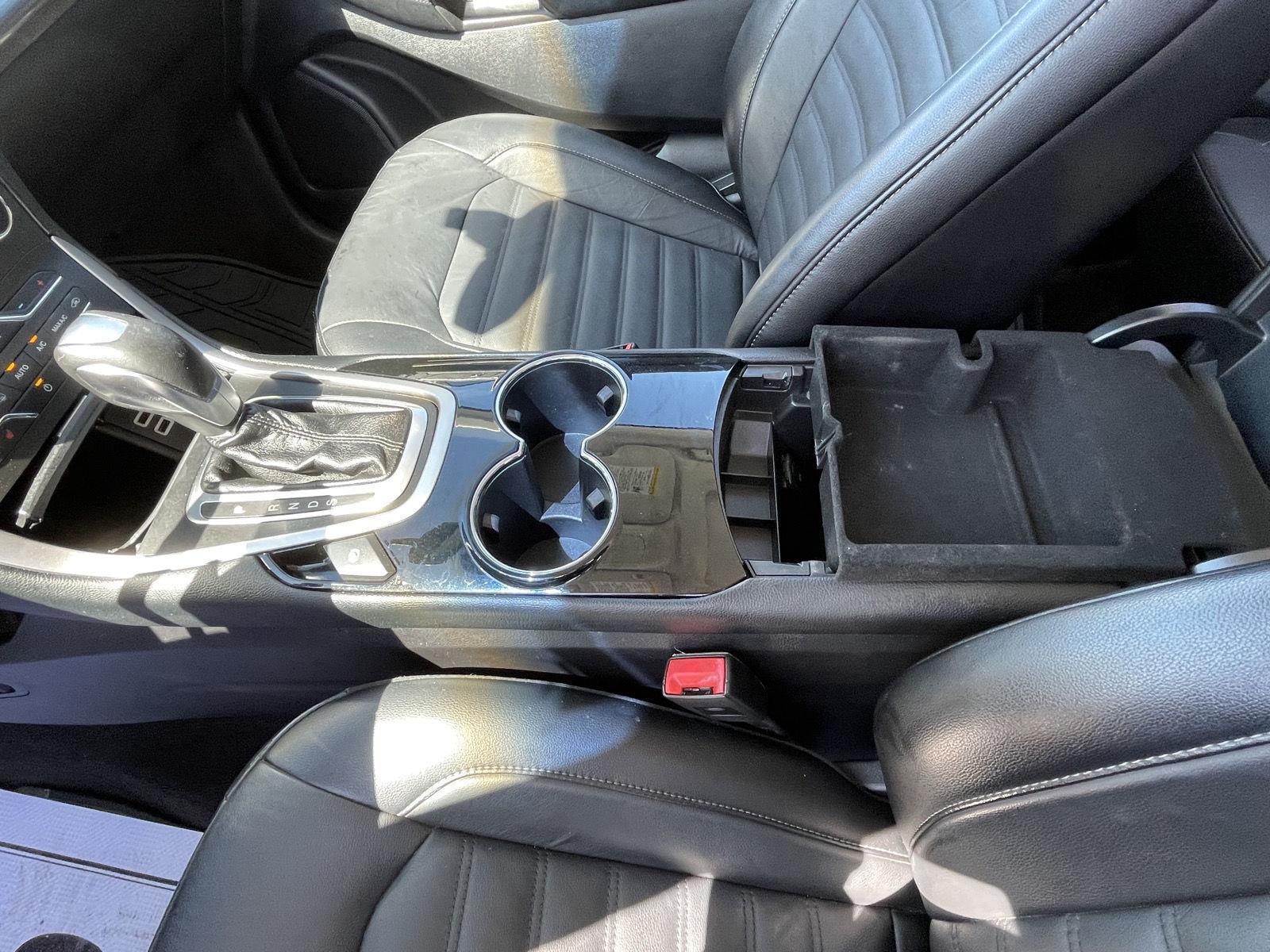 Vehicle photo 16