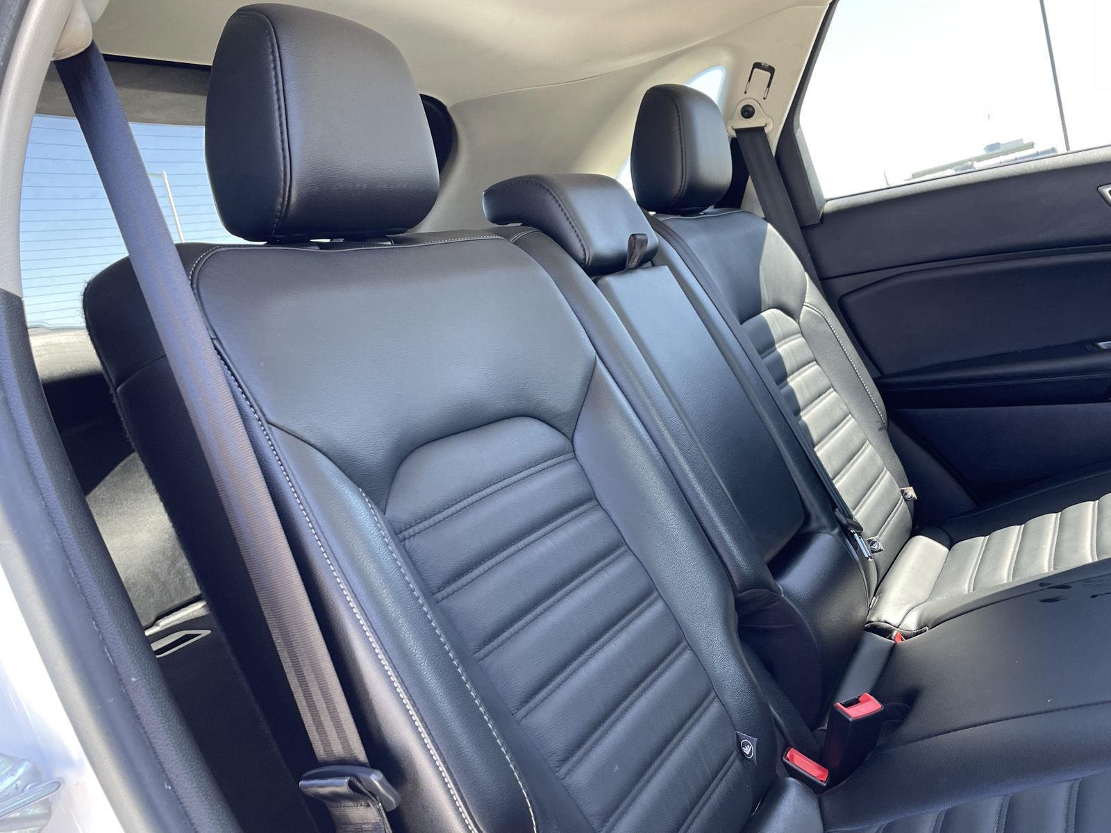 Vehicle photo 20