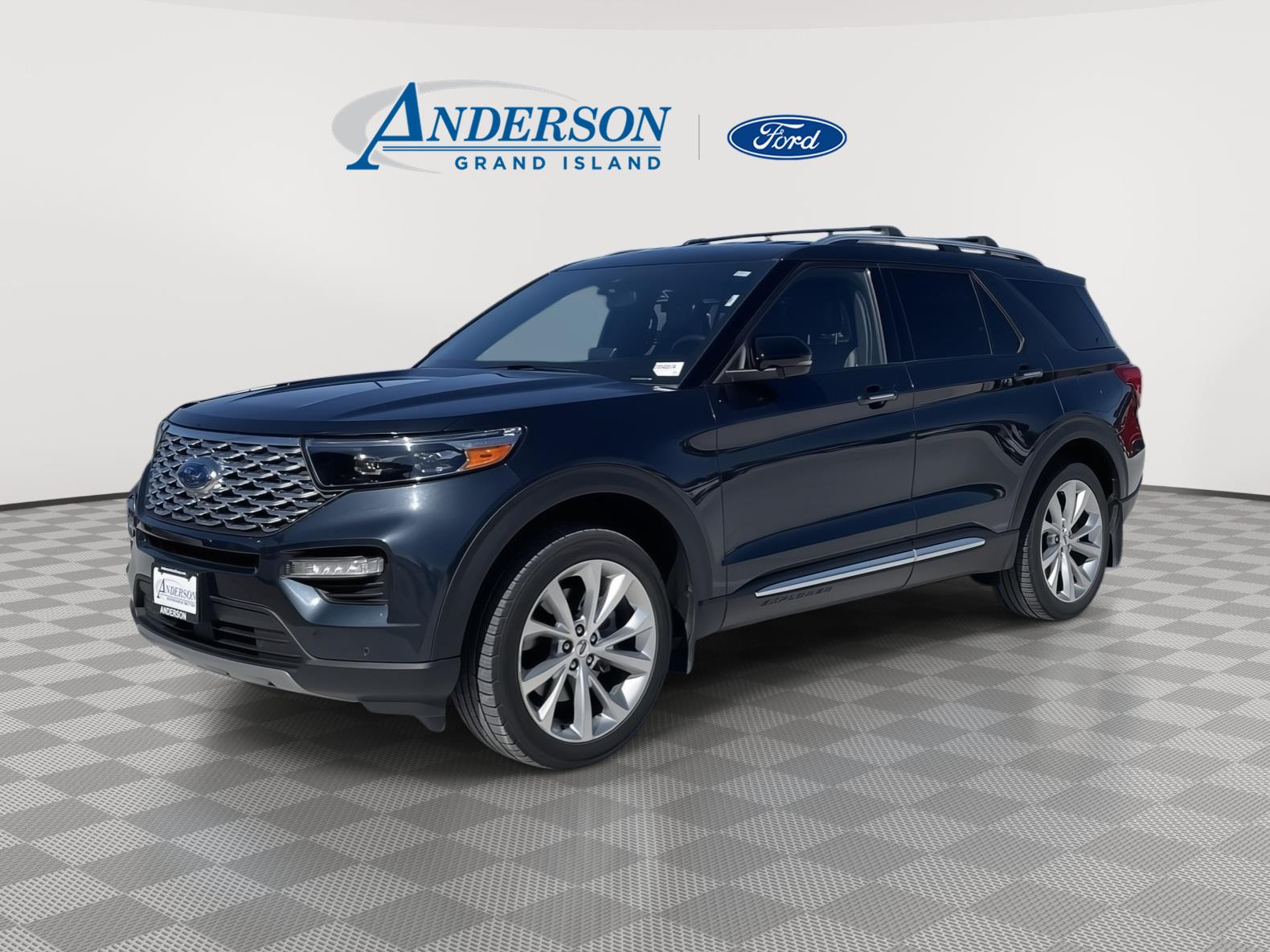 2022 Ford Explorer Platinum HEV's photo
