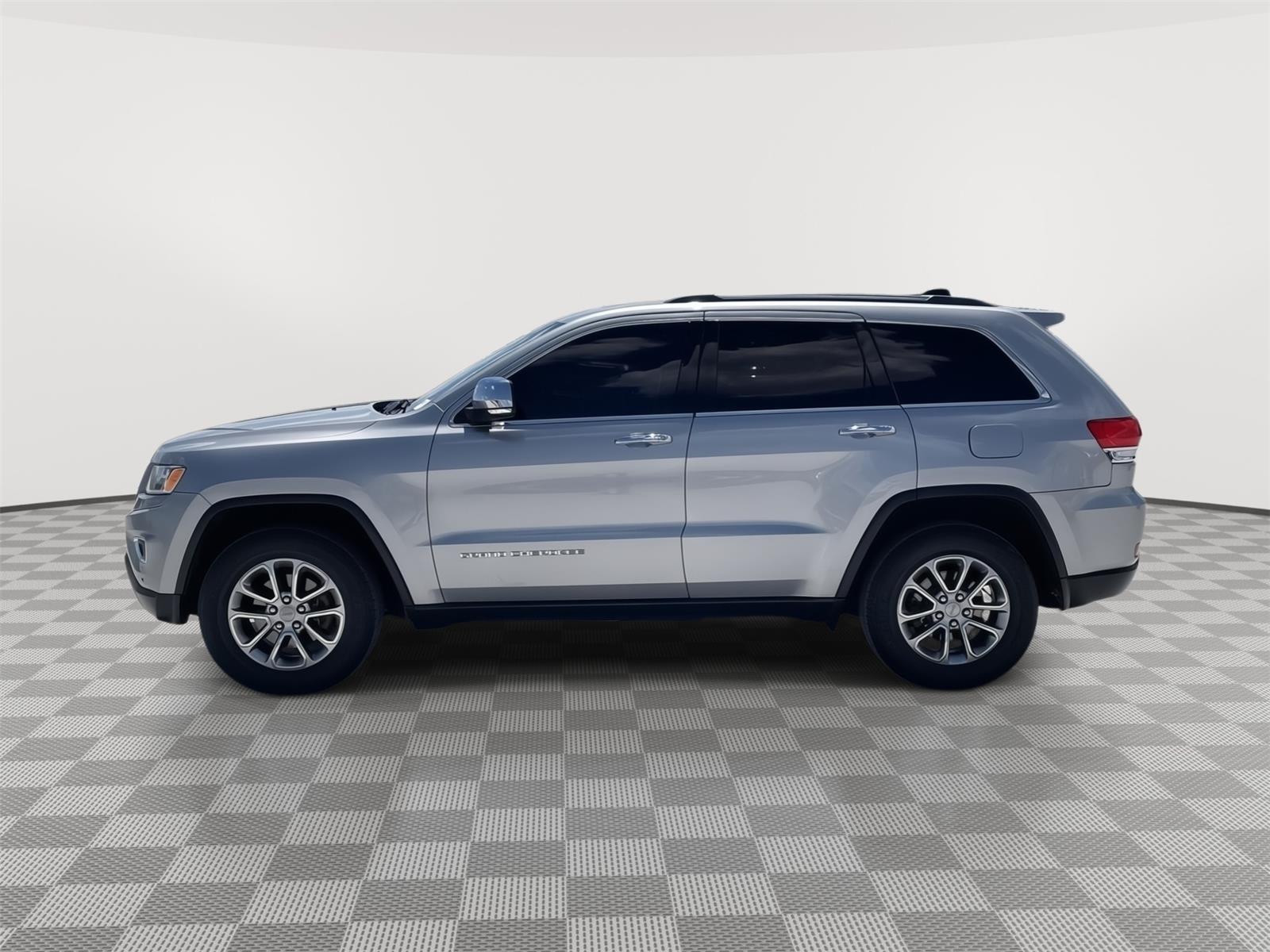 Used 2015 Jeep Grand Cherokee Limited with VIN 1C4RJFBG2FC762349 for sale in Grand Island, NE