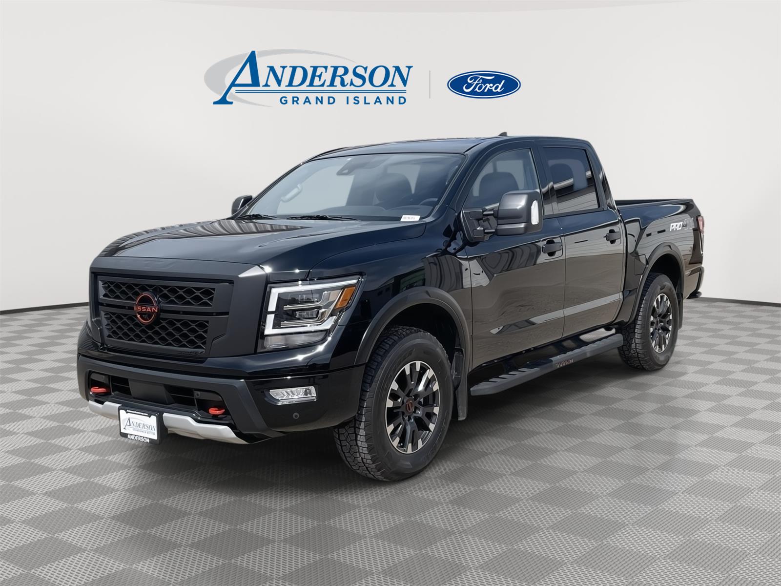 2023 Nissan Titan PRO-4X Crew Cab 4WD