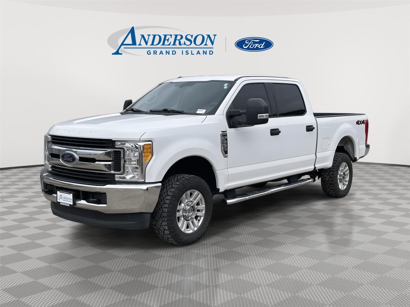 Oxford White 2017 Ford F-250 Super Duty Pickup Truck Four-Wheel Drive 6-Speed Automatic