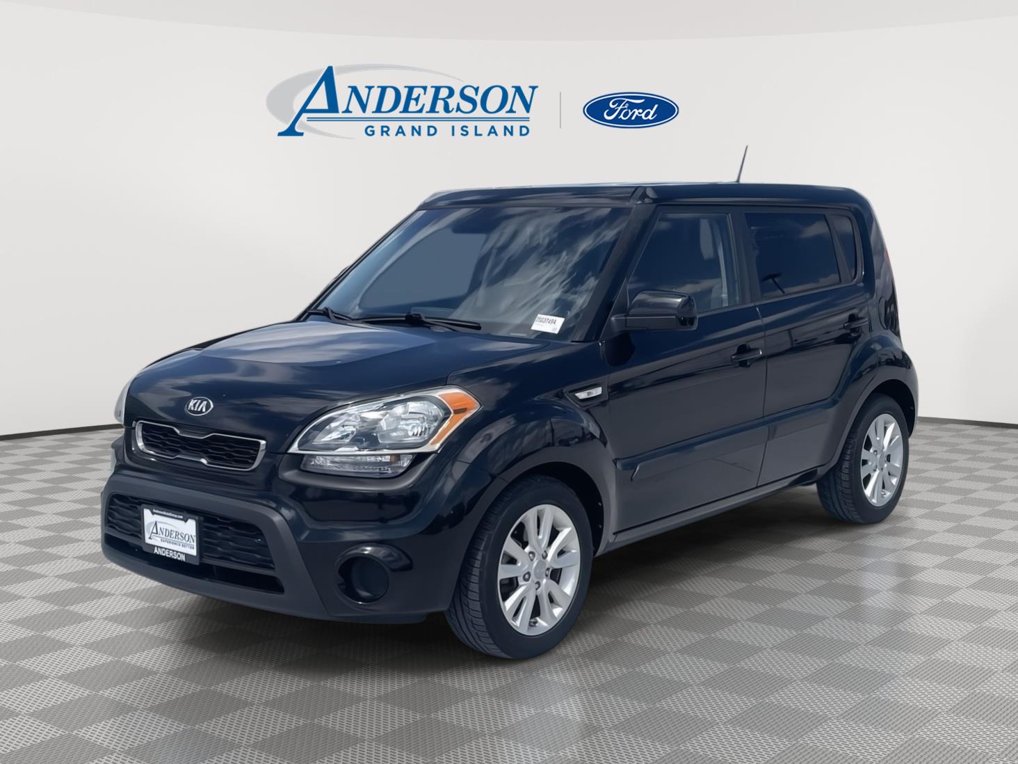 Shadow 2013 Kia Soul Base Wagon Front-Wheel Drive 6-Speed Automatic