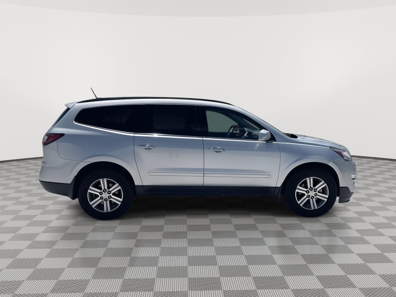 Vehicle photo 7