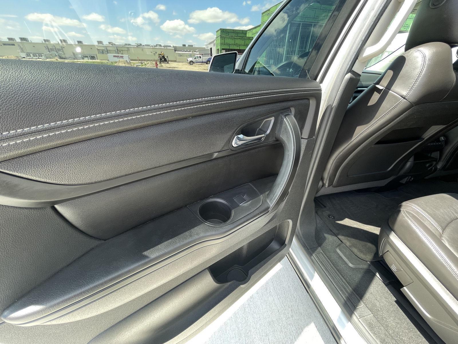 Vehicle photo 16