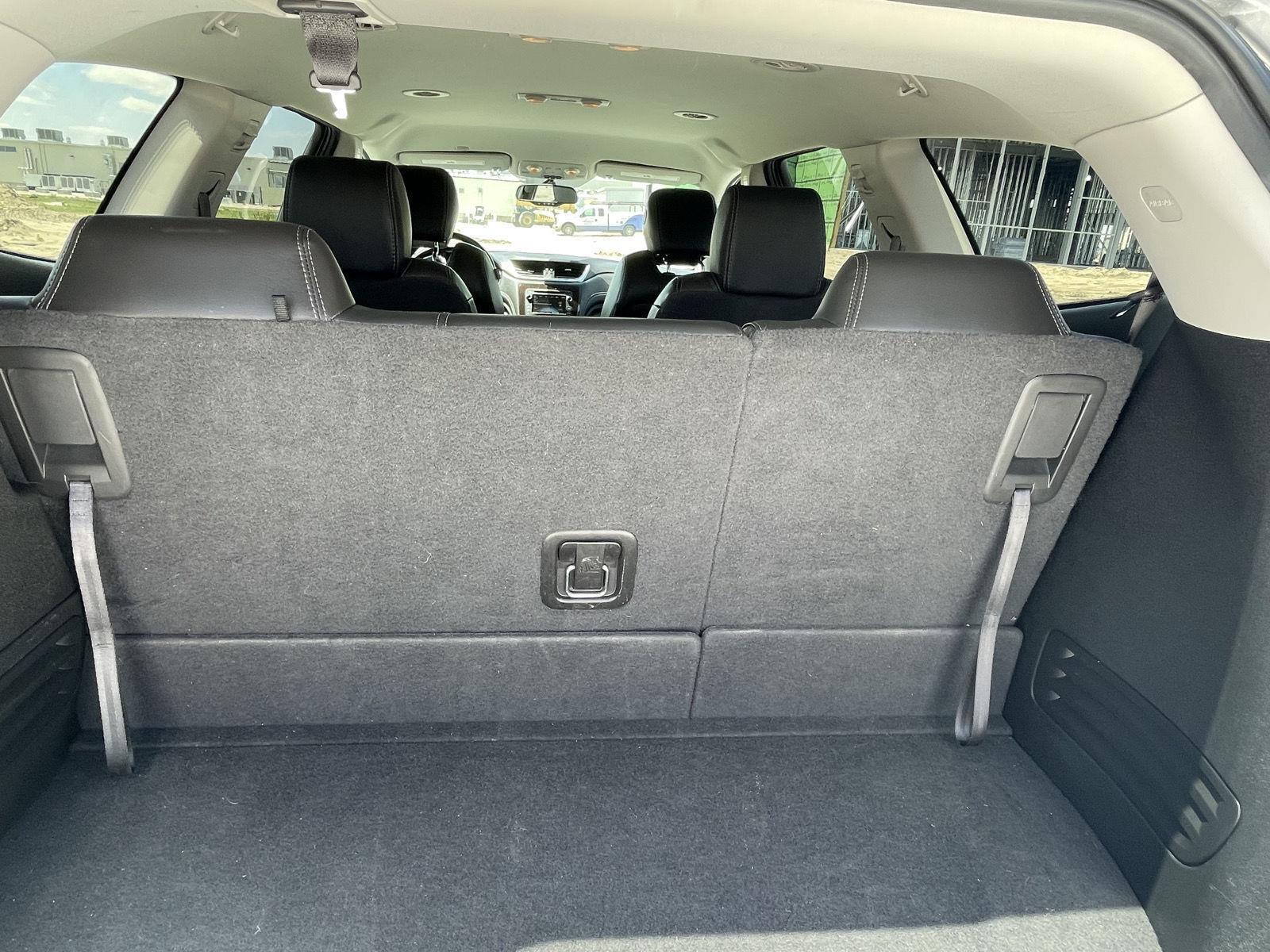Vehicle photo 18