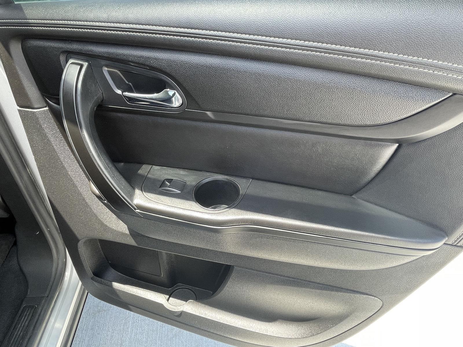 Vehicle photo 19