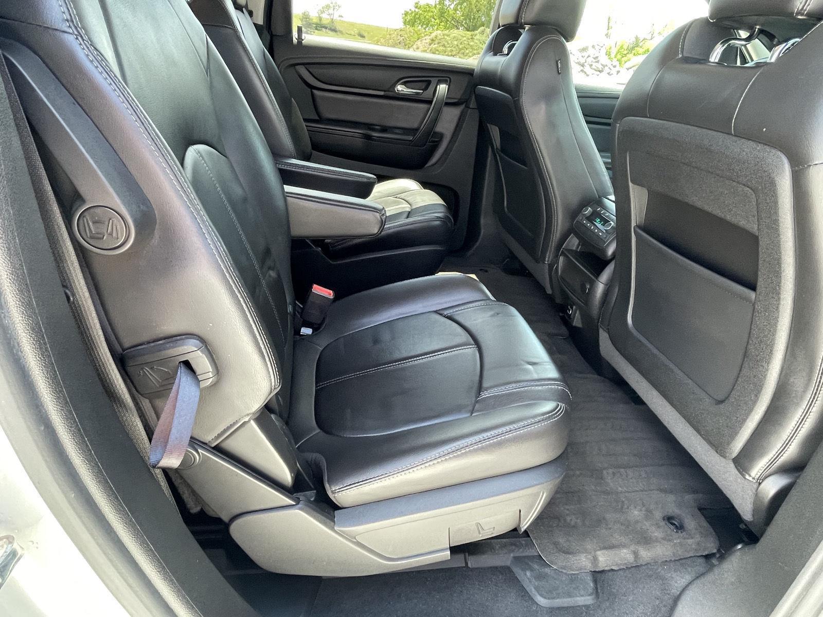 Vehicle photo 20
