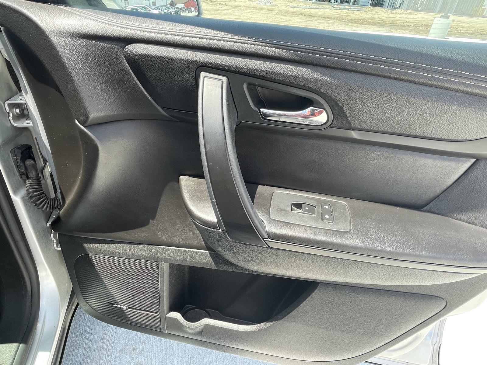 Vehicle photo 21