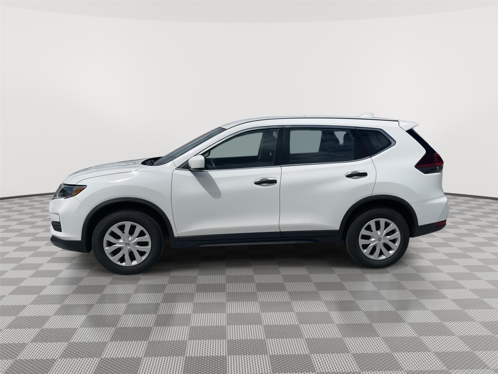 Vehicle photo 2
