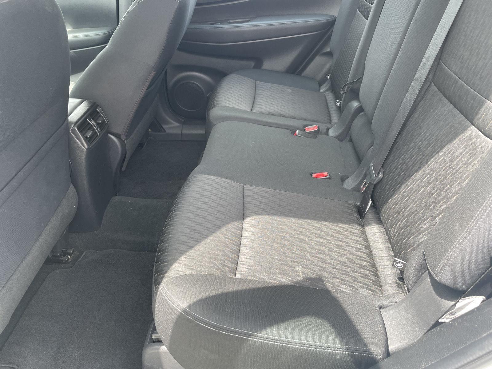 Vehicle photo 17