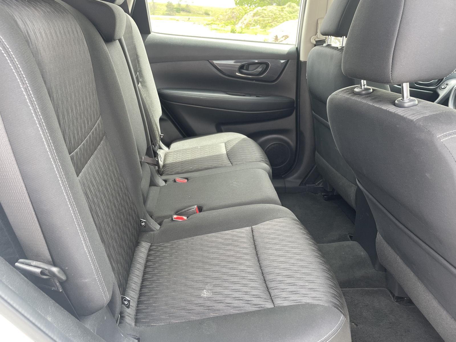 Vehicle photo 20