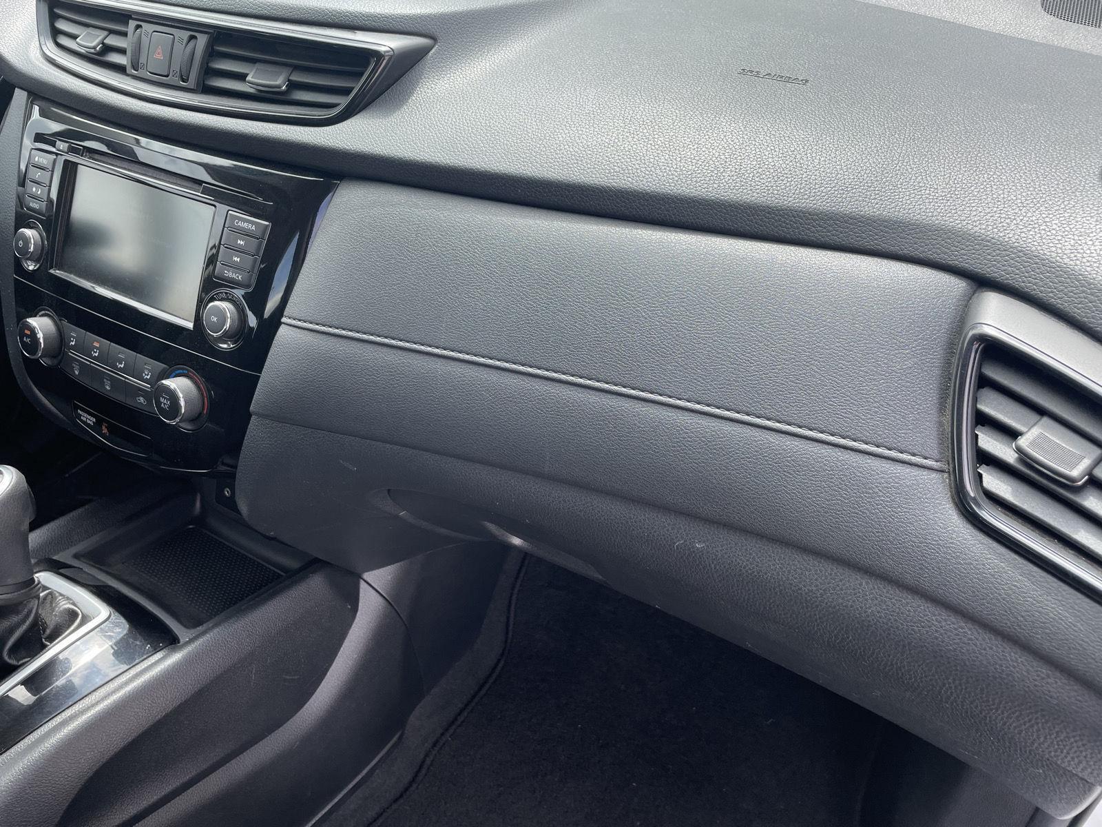 Vehicle photo 23