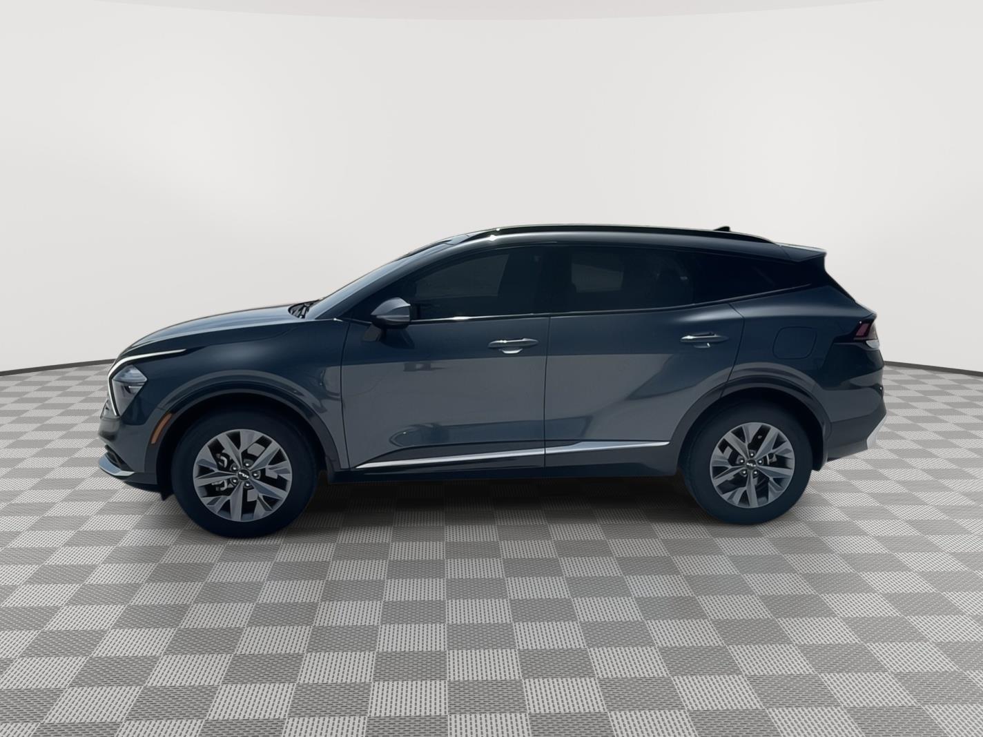 Vehicle photo 2