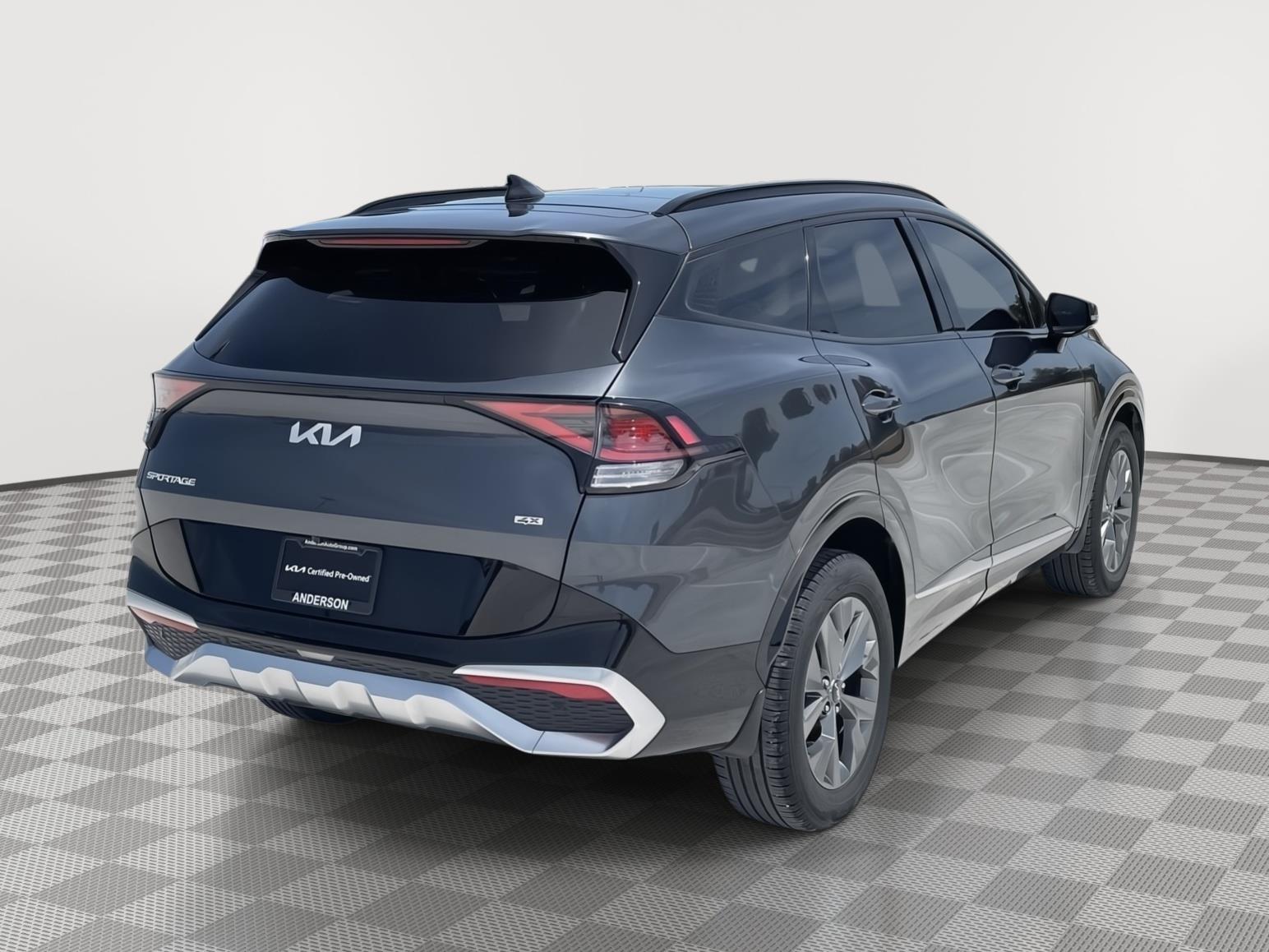 Vehicle photo 6