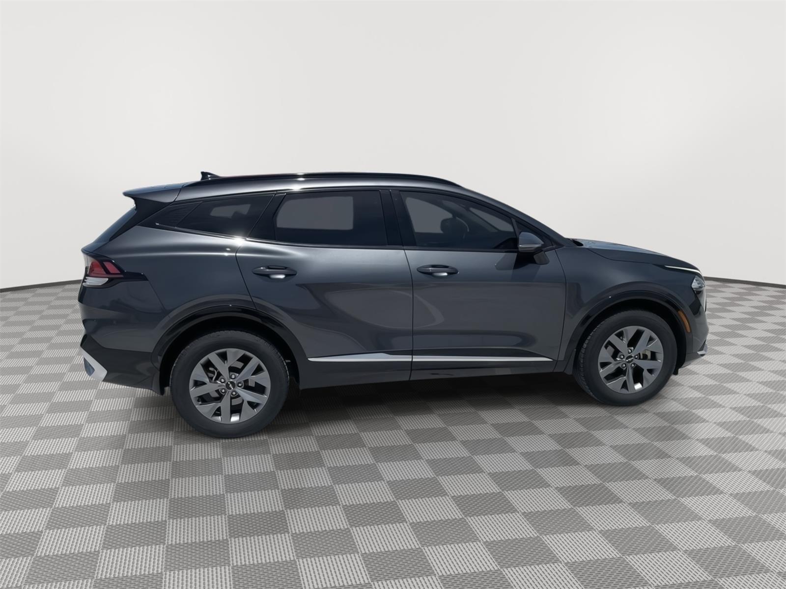 Vehicle photo 7