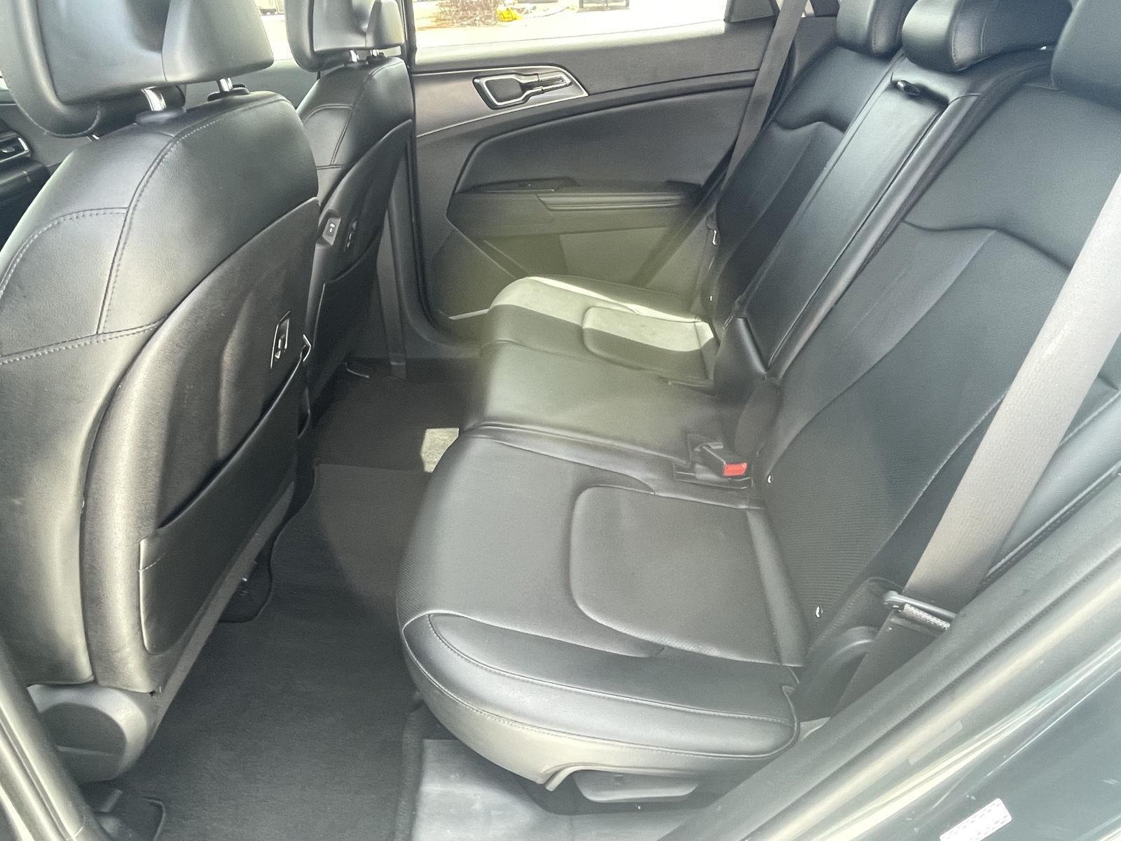 Vehicle photo 16