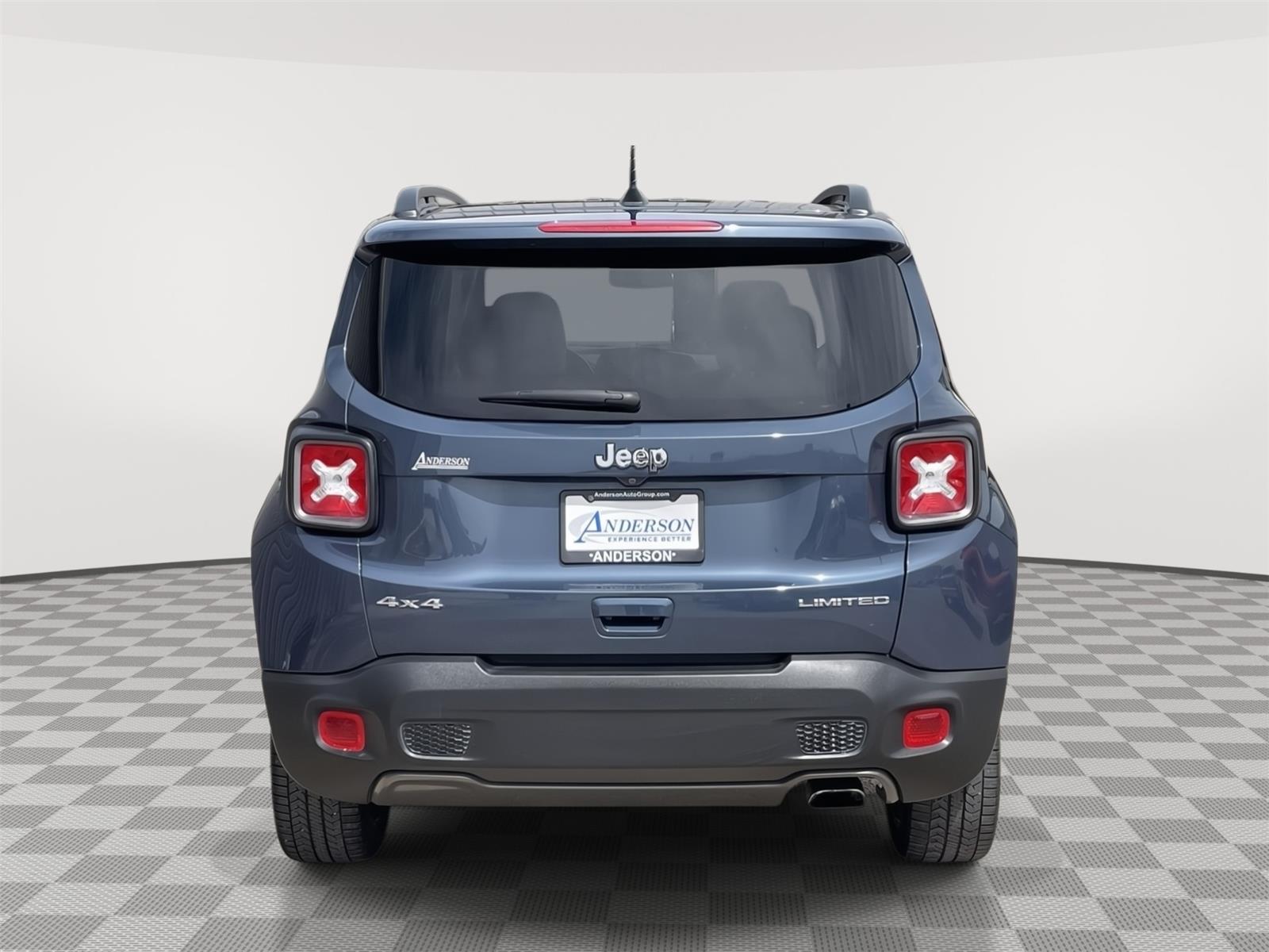 Vehicle photo 5