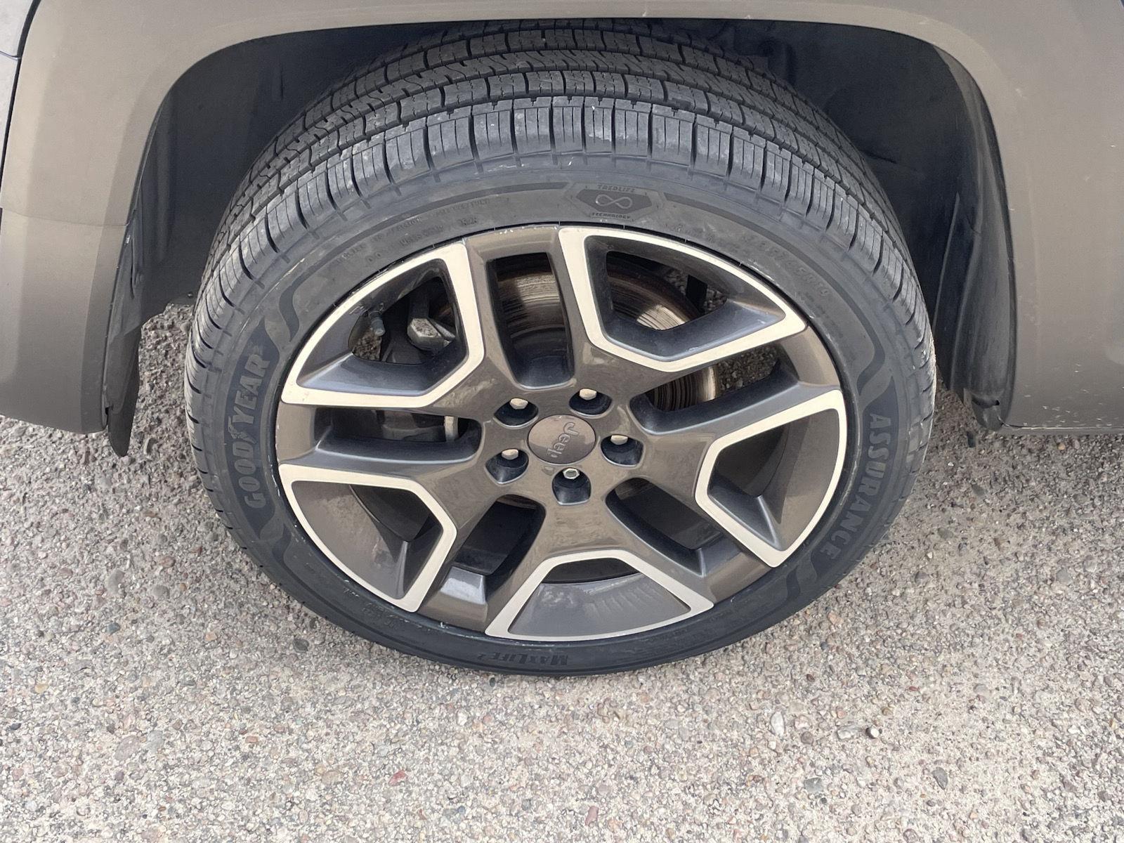 Vehicle photo 10