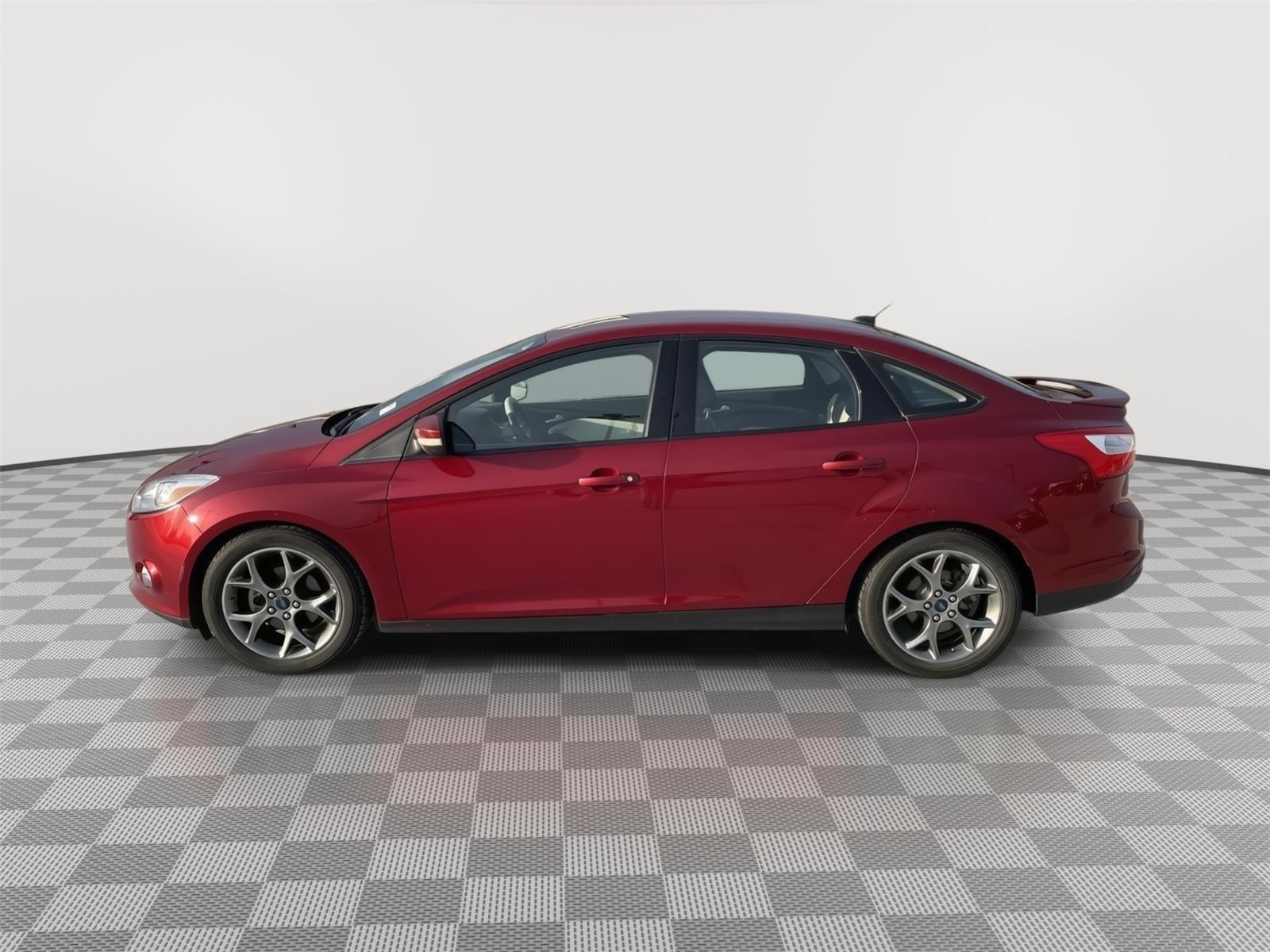 Vehicle photo 2