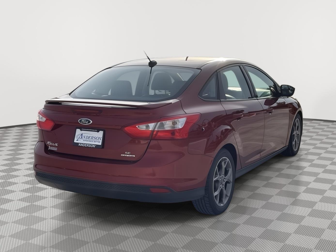 Vehicle photo 6