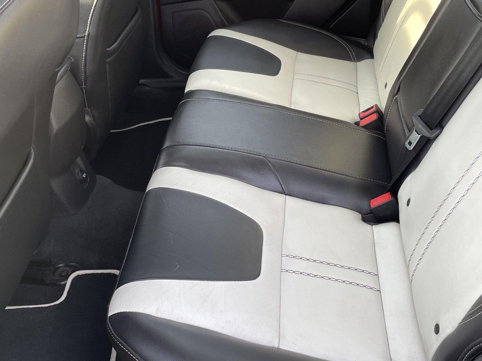Vehicle photo 16