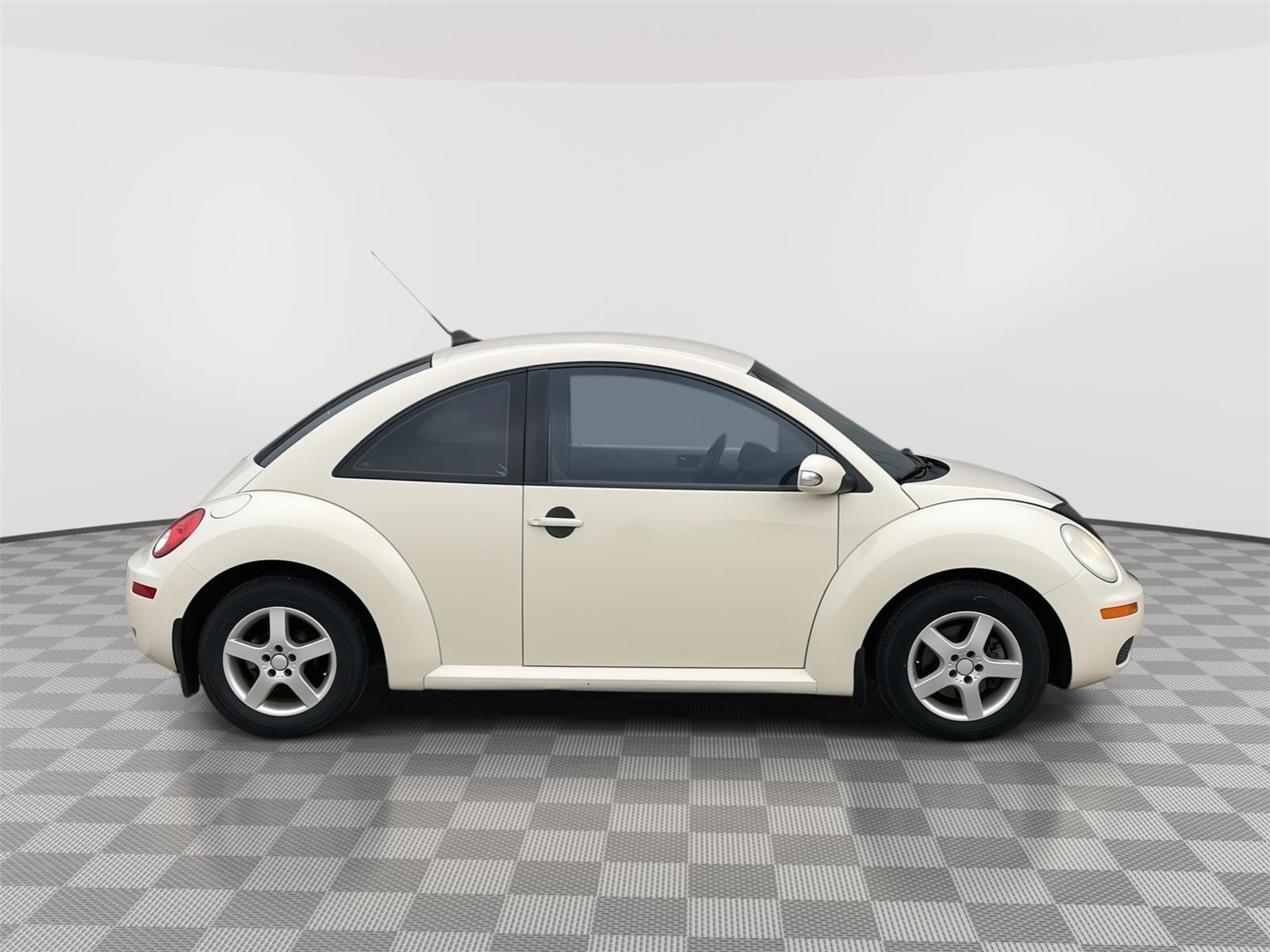 Used 2009 Volkswagen New Beetle Coupe for sale in Grand Island NE