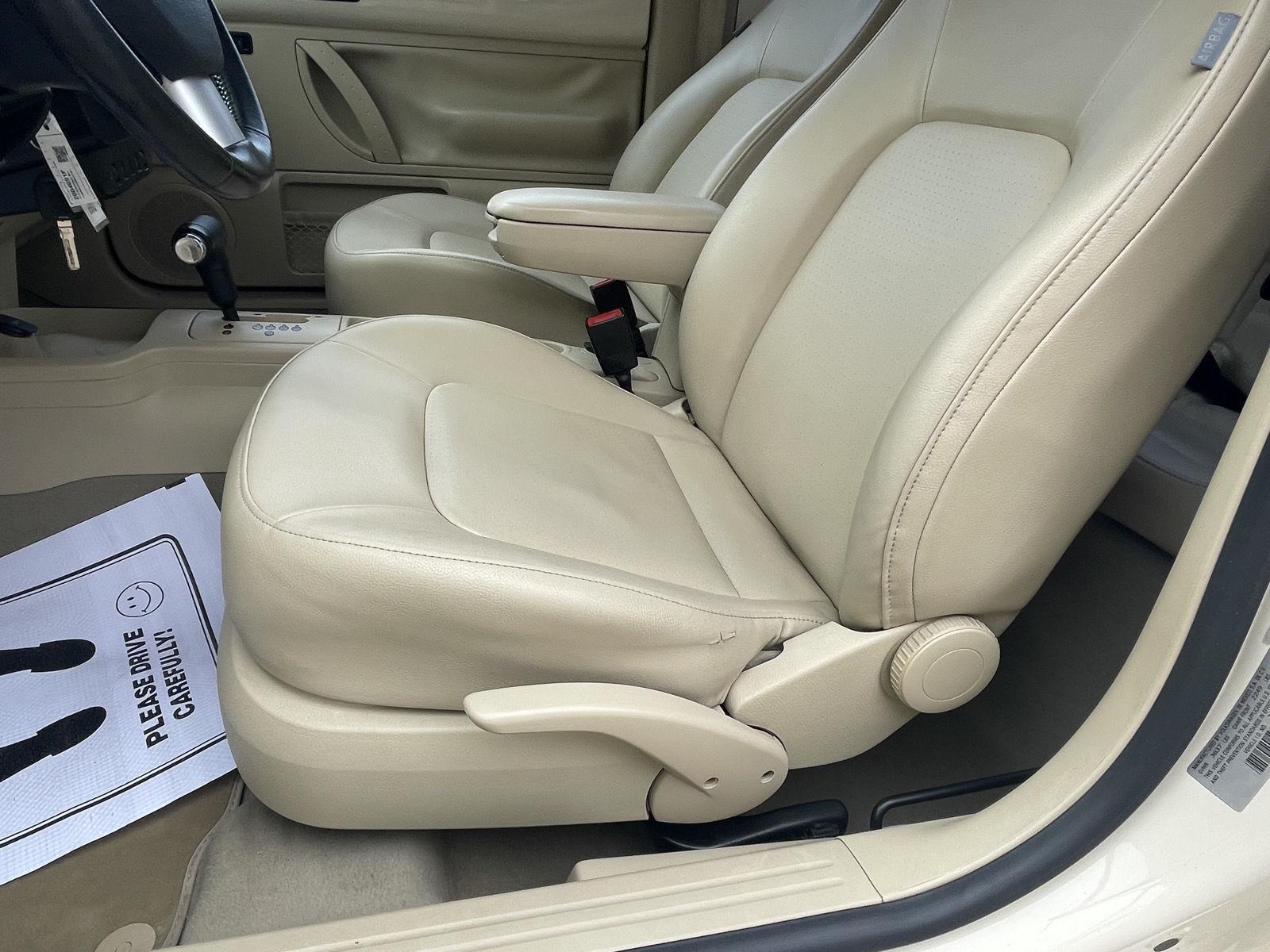 Used 2009 Volkswagen New Beetle Coupe for sale in Grand Island NE