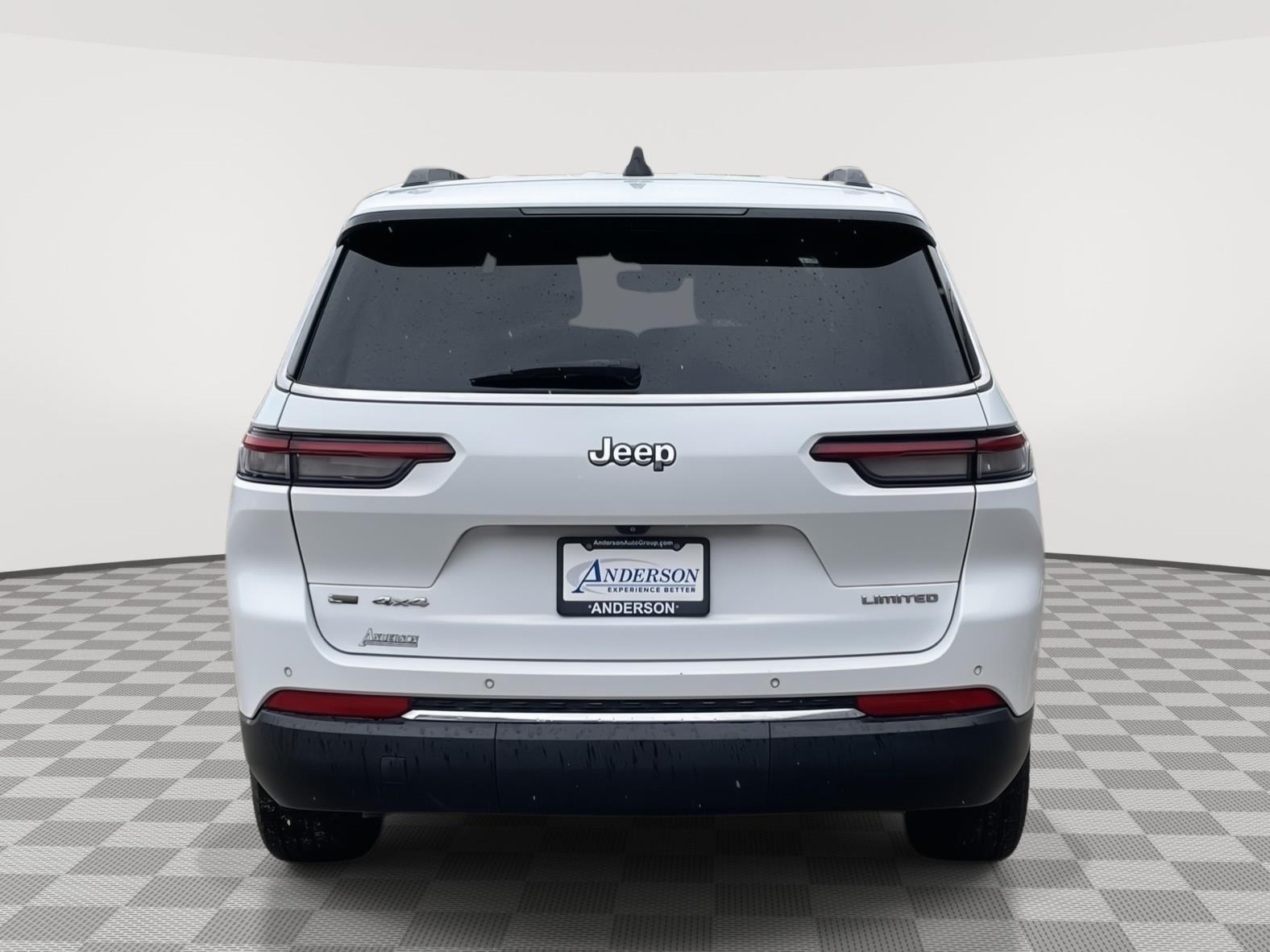 Vehicle photo 5