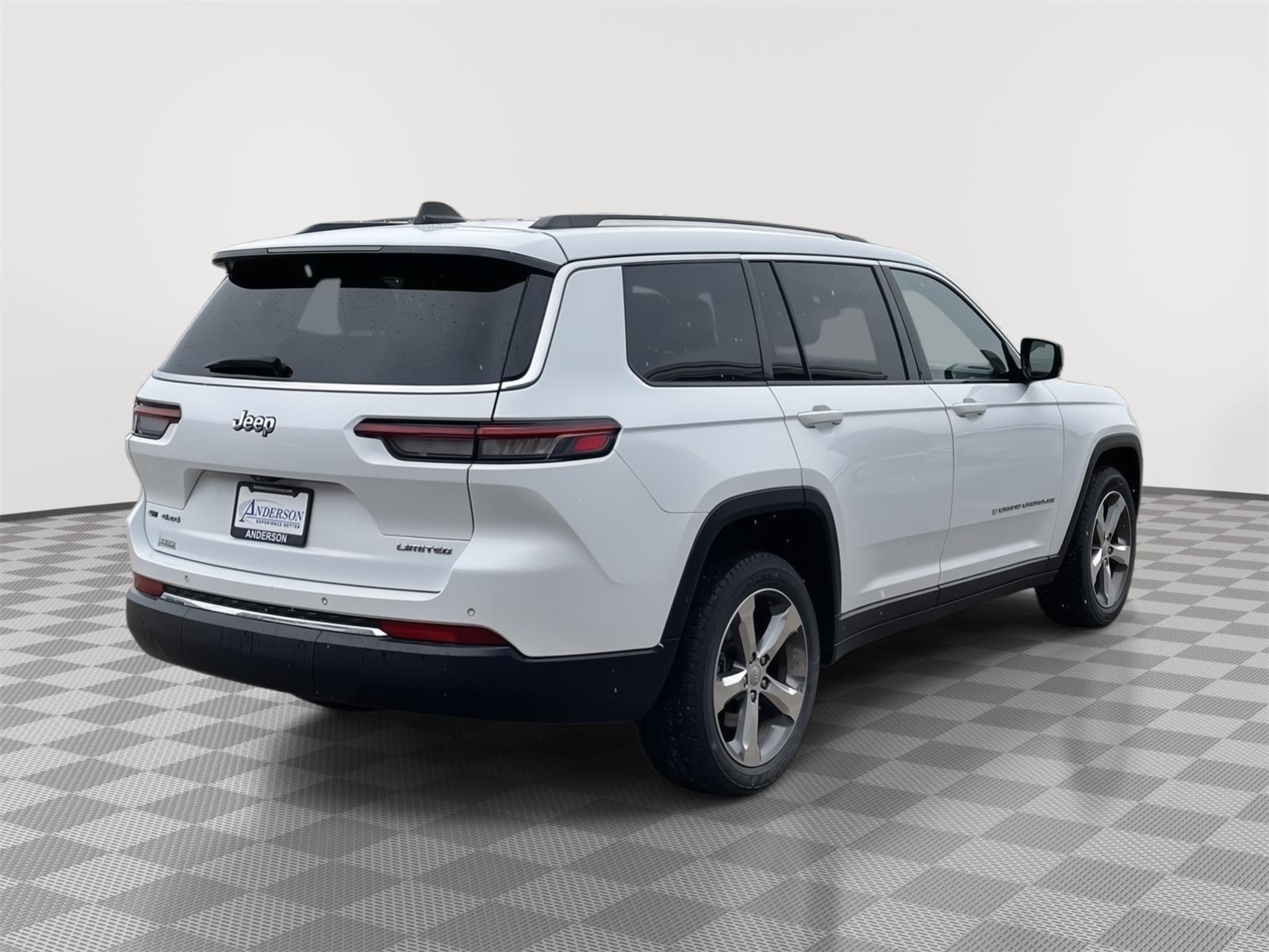 Vehicle photo 6