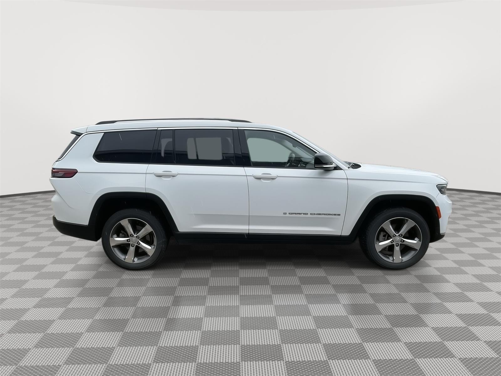 Vehicle photo 7