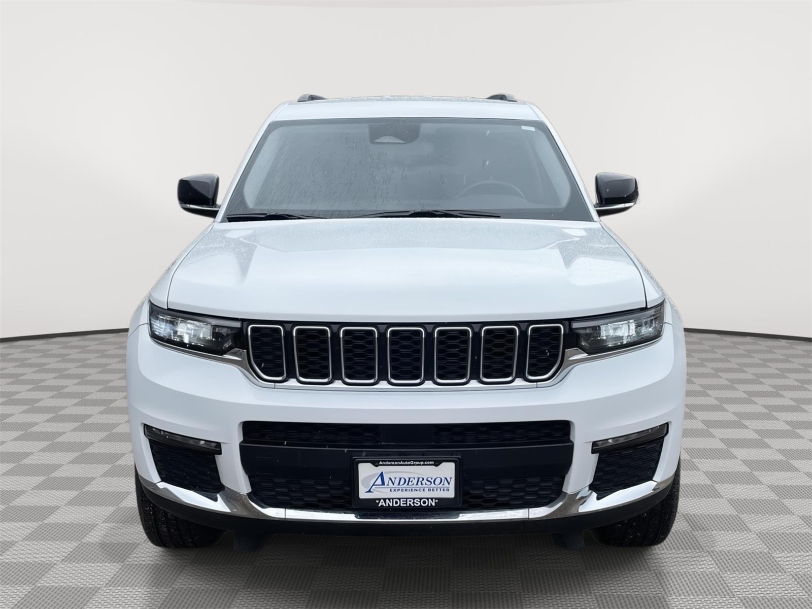 Vehicle photo 9