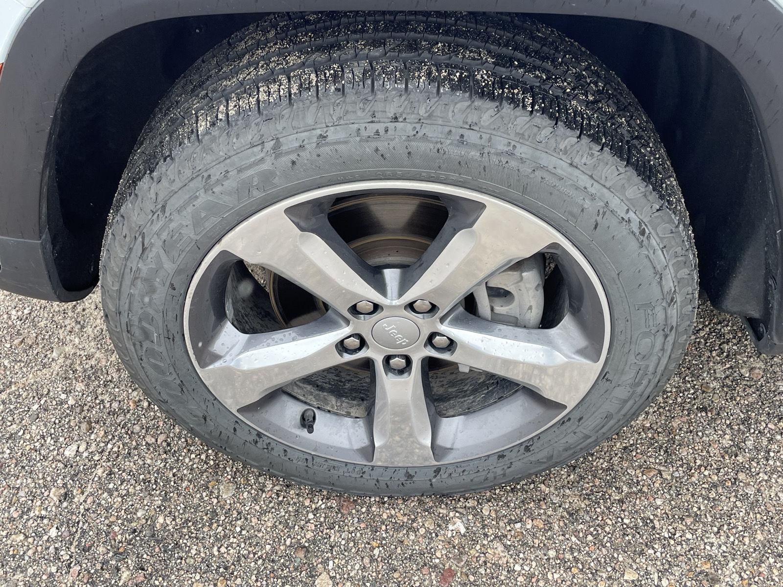 Vehicle photo 10