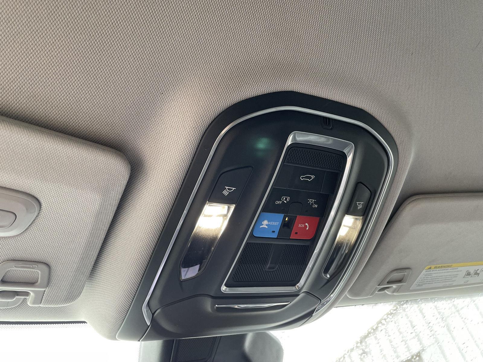 Vehicle photo 16