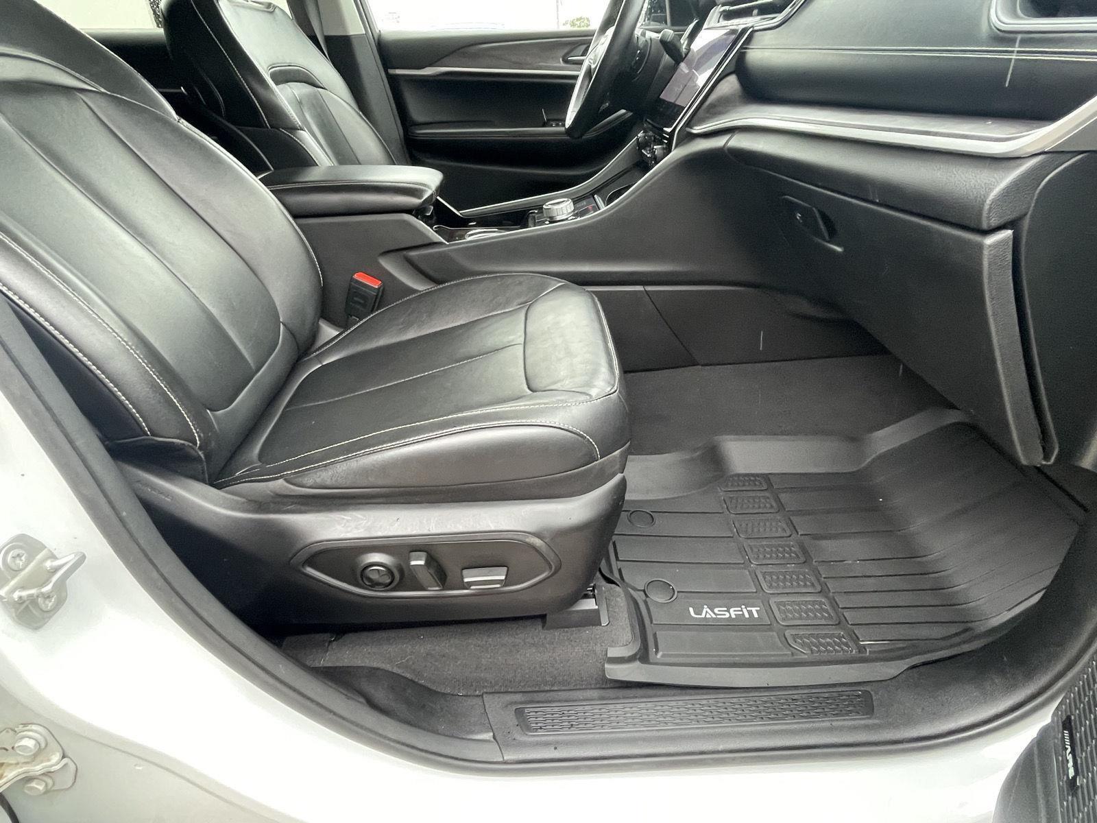 Vehicle photo 20