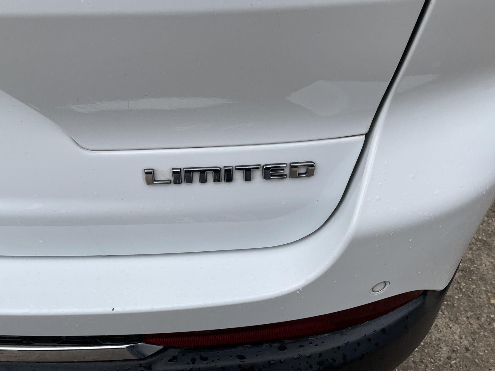 Vehicle photo 22