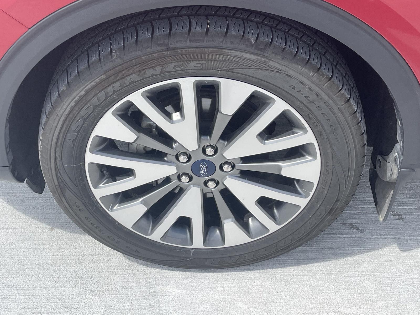 Vehicle photo 10