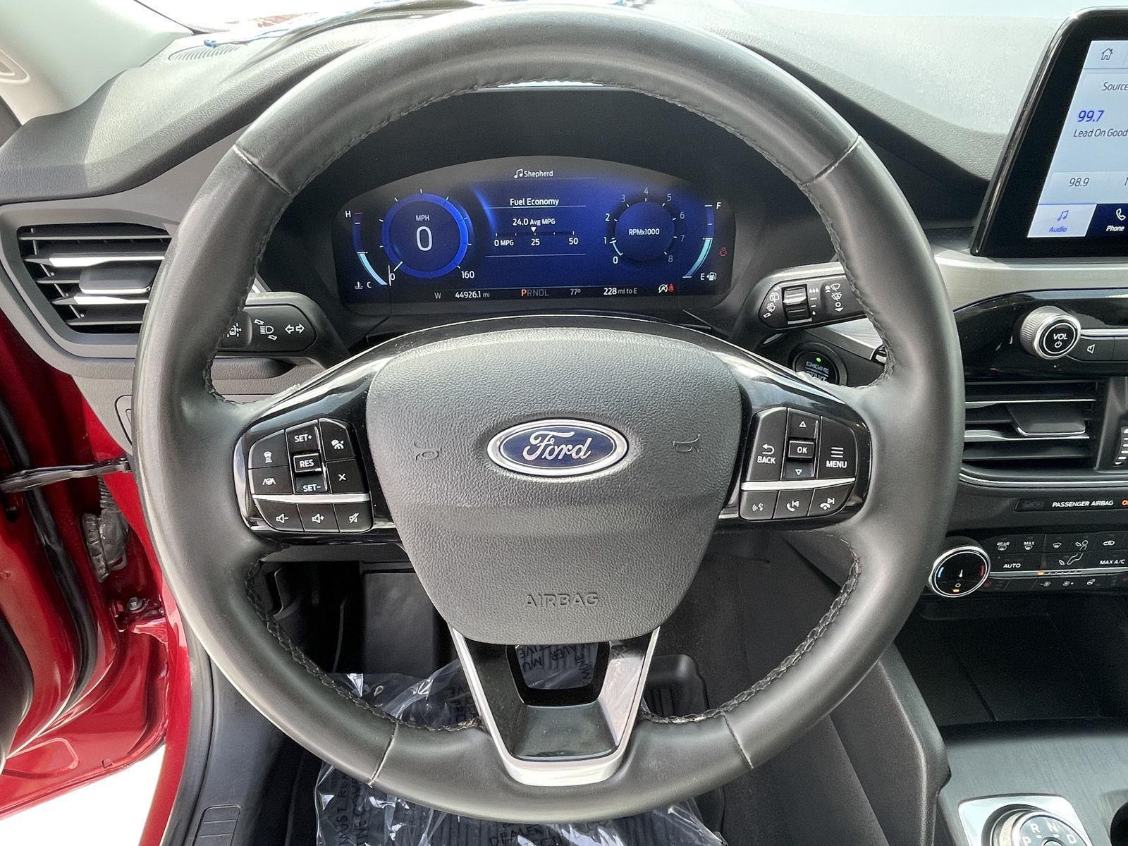 Vehicle photo 13