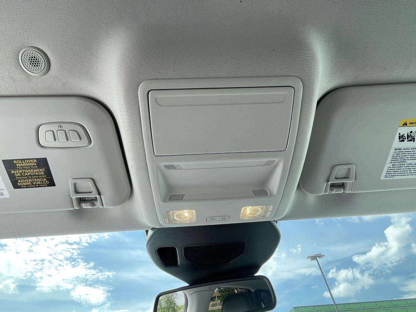 Vehicle photo 16