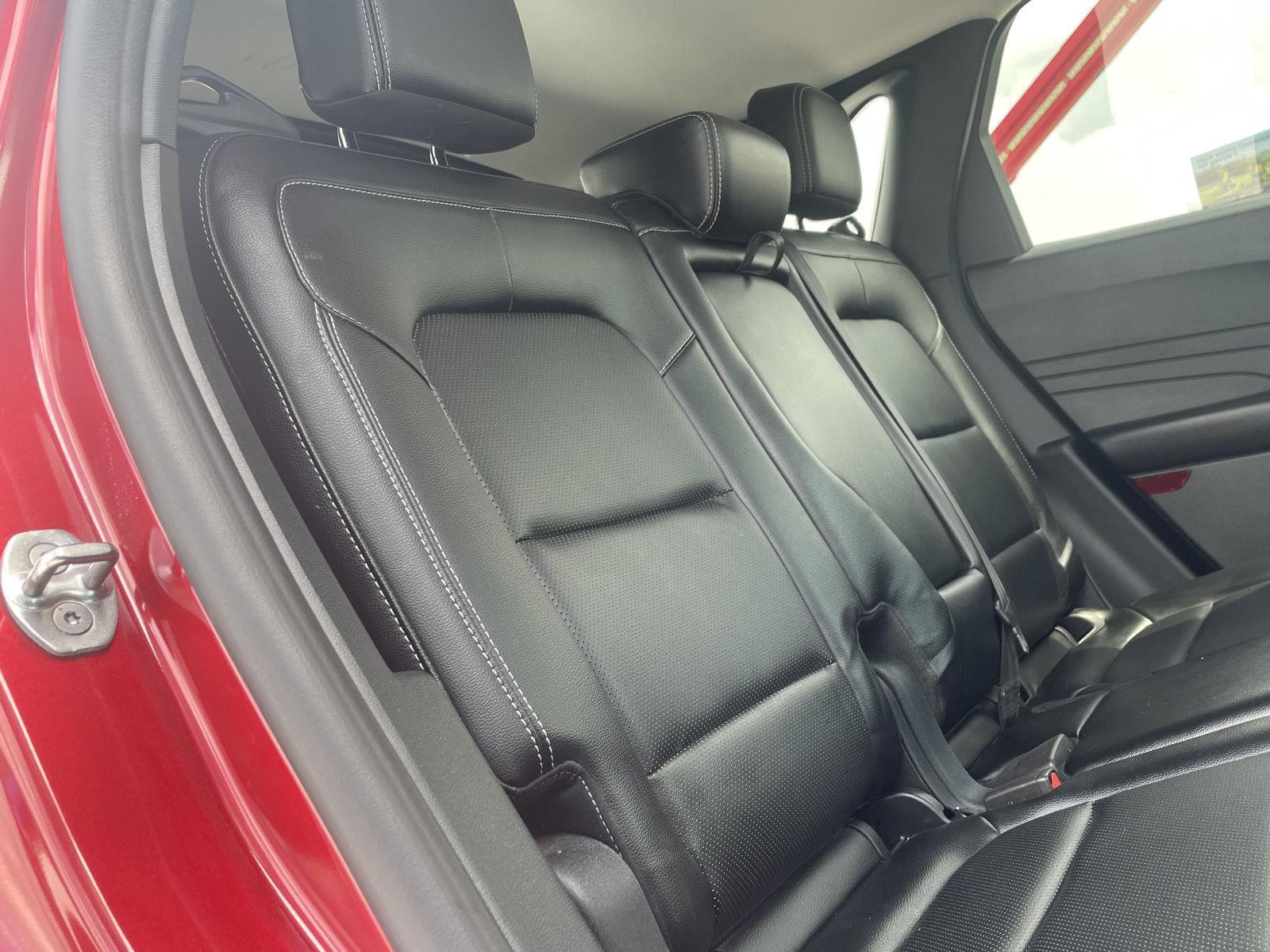 Vehicle photo 19