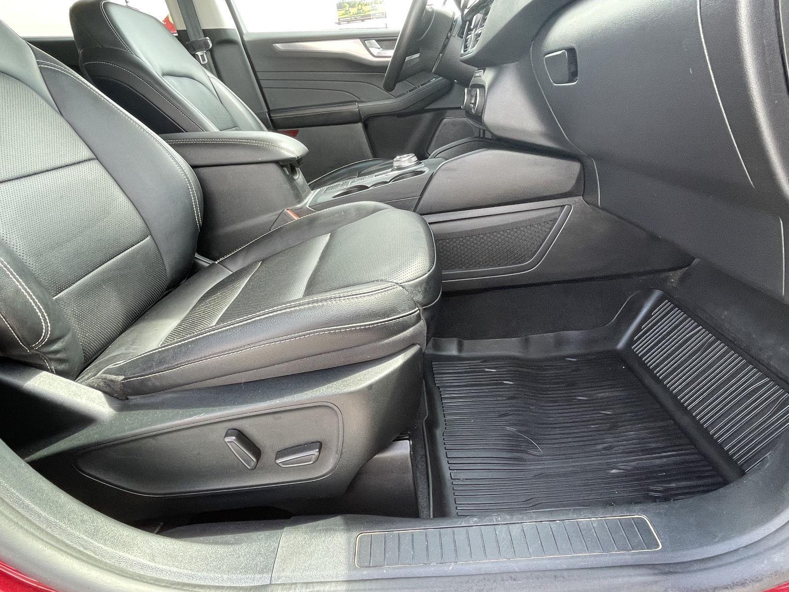Vehicle photo 20