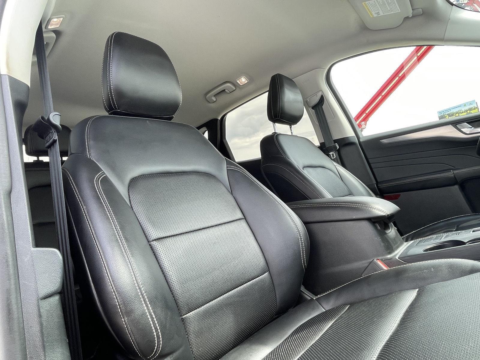 Vehicle photo 21