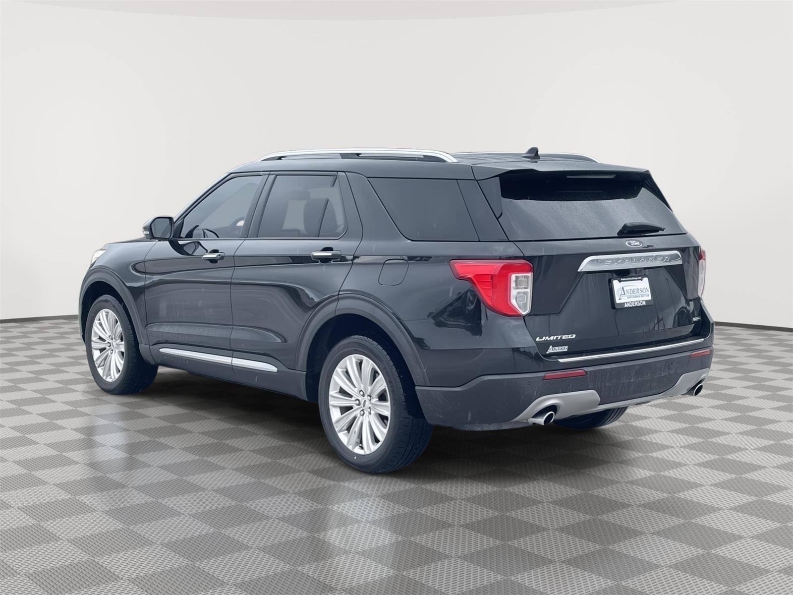 Vehicle photo 4
